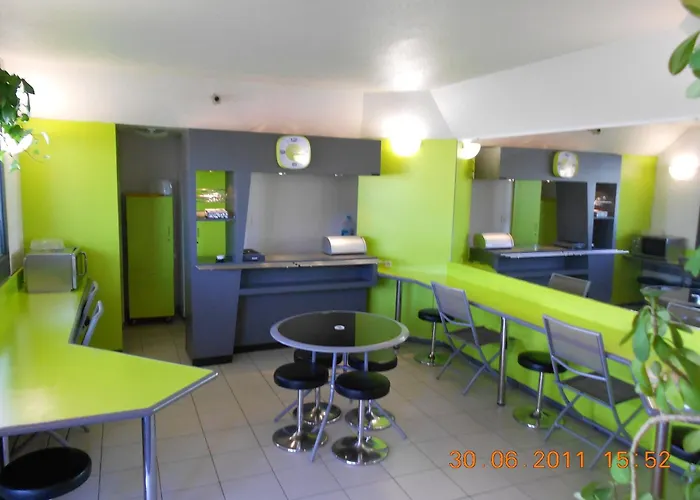 Lemon Hotel