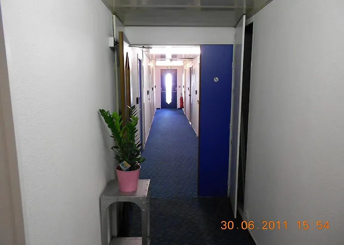 Lemon Hotel