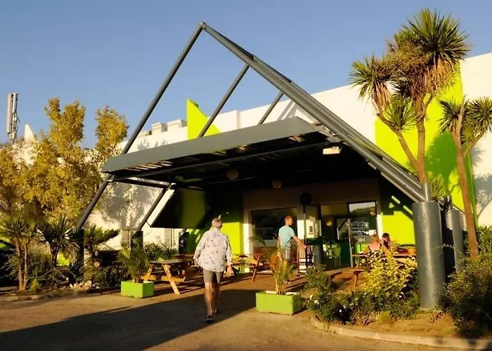 Lemon Hotel
